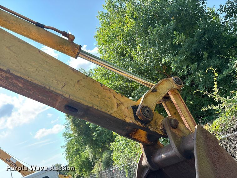 image for item EA7477 1997 Case 580L backhoe