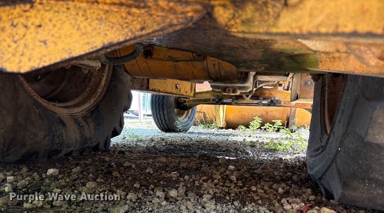 image for item EA7477 1997 Case 580L backhoe