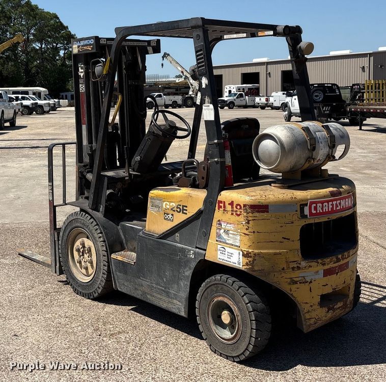 image for item EA7486 Daewoo G25E-3 forklift