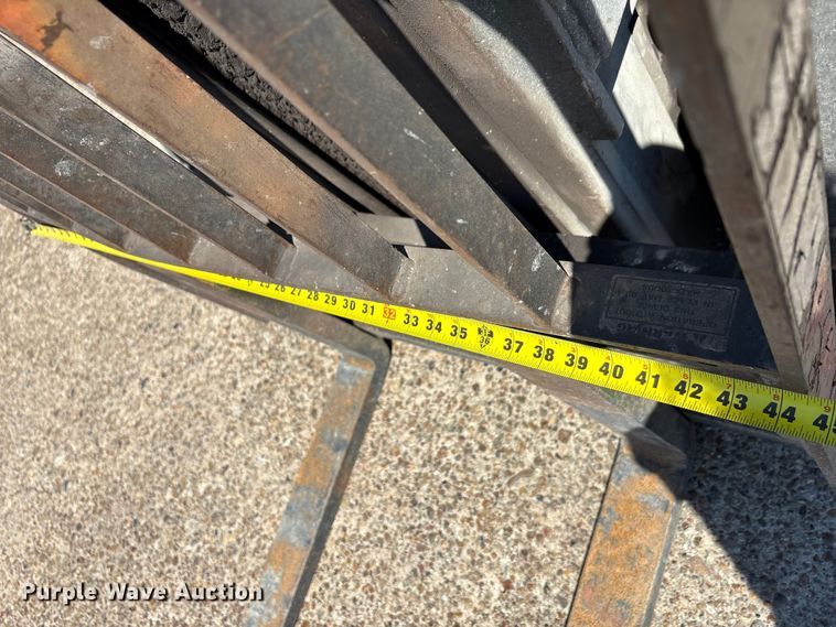 image for item EA7486 Daewoo G25E-3 forklift