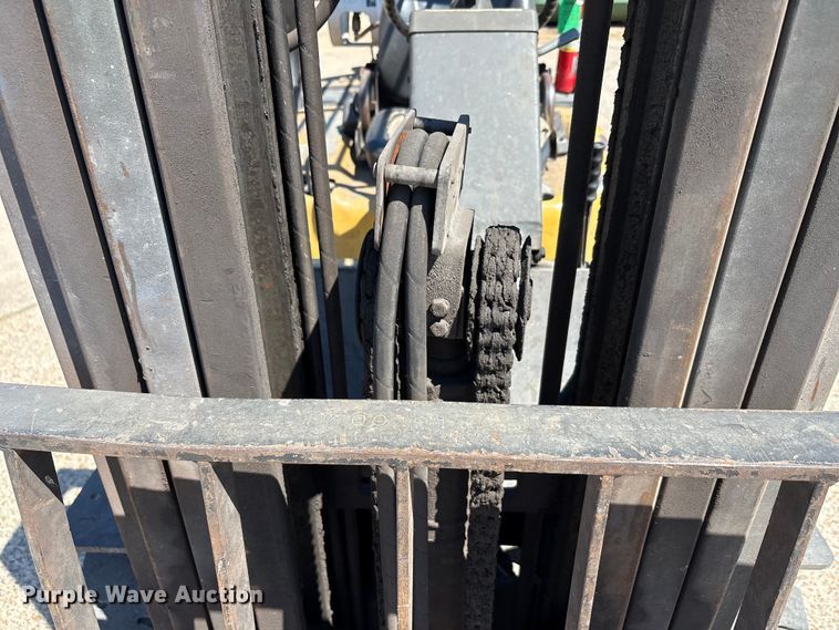 image for item EA7486 Daewoo G25E-3 forklift