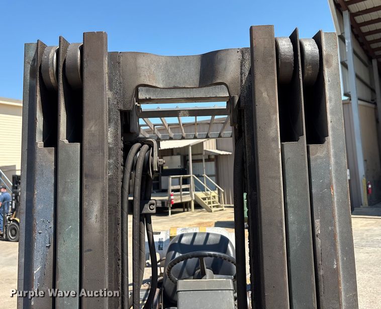 image for item EA7486 Daewoo G25E-3 forklift