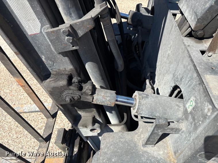 image for item EA7486 Daewoo G25E-3 forklift