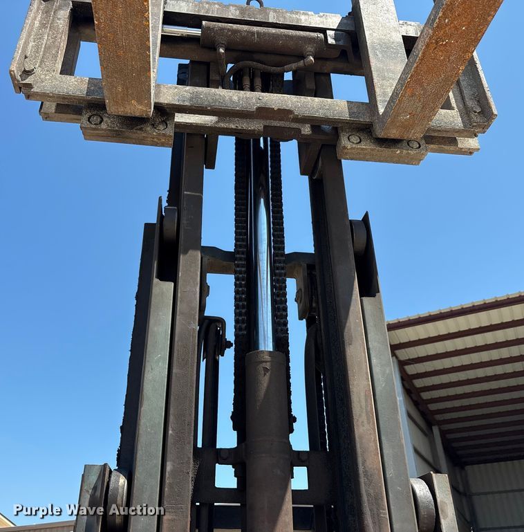 image for item EA7486 Daewoo G25E-3 forklift