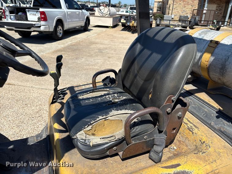 image for item EA7486 Daewoo G25E-3 forklift