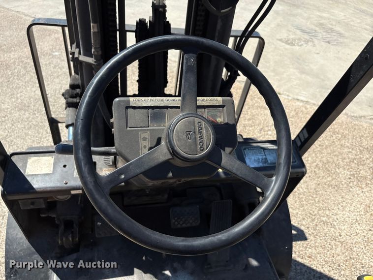 image for item EA7486 Daewoo G25E-3 forklift