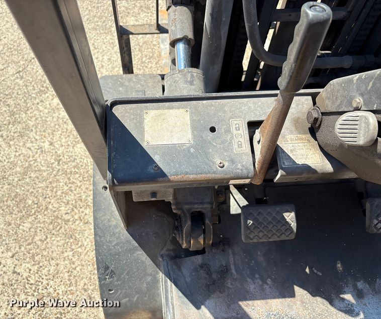 image for item EA7486 Daewoo G25E-3 forklift