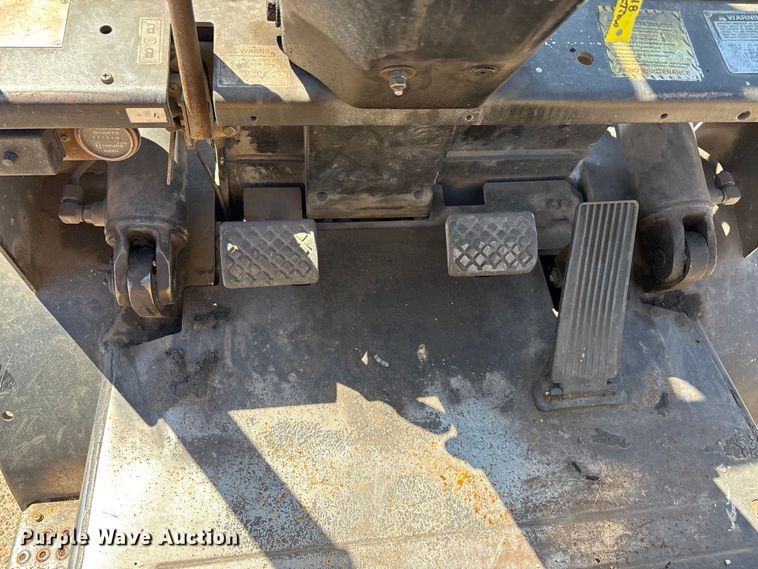 image for item EA7486 Daewoo G25E-3 forklift