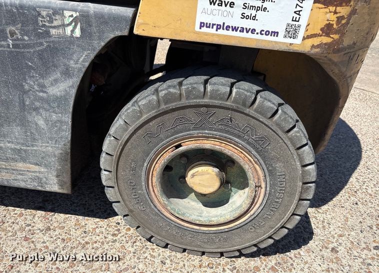 image for item EA7486 Daewoo G25E-3 forklift