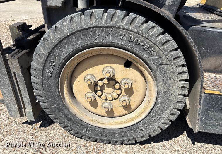 image for item EA7486 Daewoo G25E-3 forklift