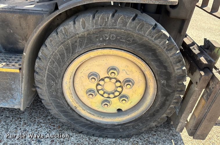 image for item EA7486 Daewoo G25E-3 forklift