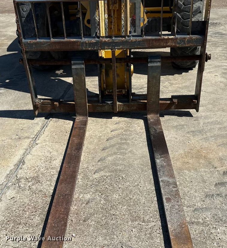 image for item EA7487 Gehl DL944H telehandler