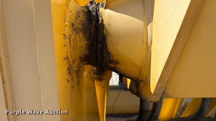 image for item EA7487 Gehl DL944H telehandler