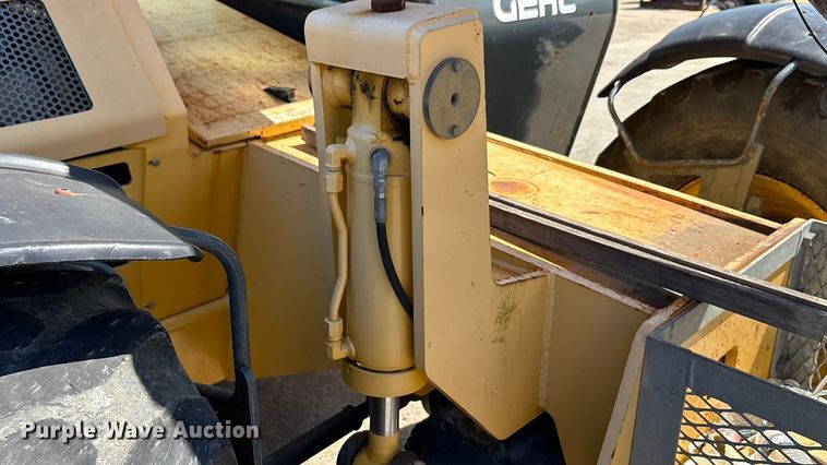 image for item EA7487 Gehl DL944H telehandler