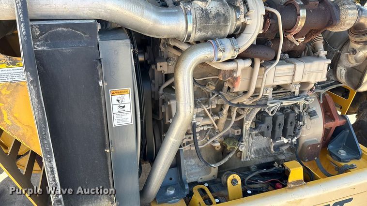 image for item EA7487 Gehl DL944H telehandler