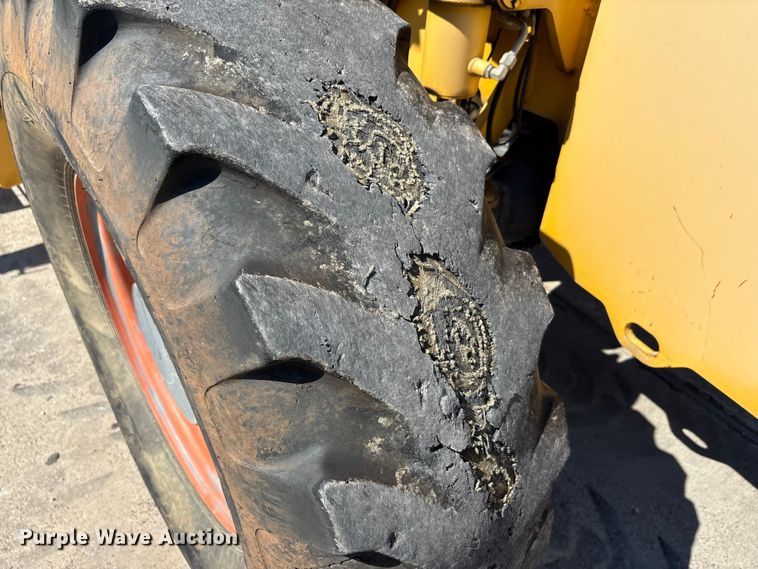 image for item EA7487 Gehl DL944H telehandler