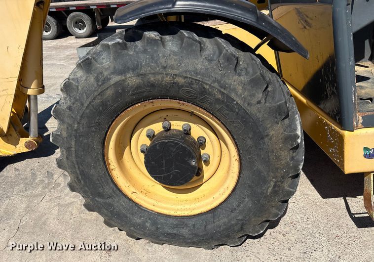 image for item EA7487 Gehl DL944H telehandler