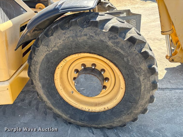 image for item EA7487 Gehl DL944H telehandler