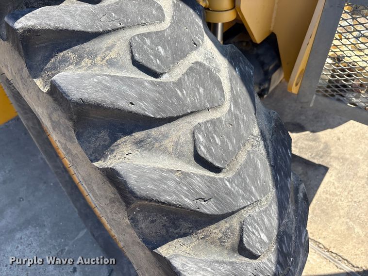 image for item EA7487 Gehl DL944H telehandler