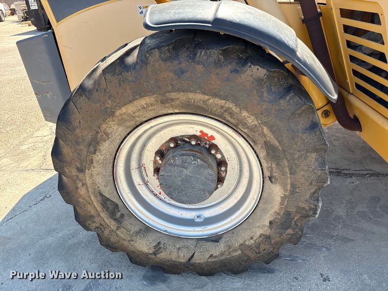 image for item EA7487 Gehl DL944H telehandler