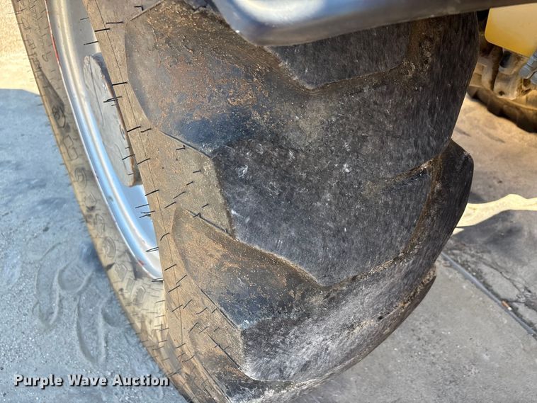 image for item EA7487 Gehl DL944H telehandler