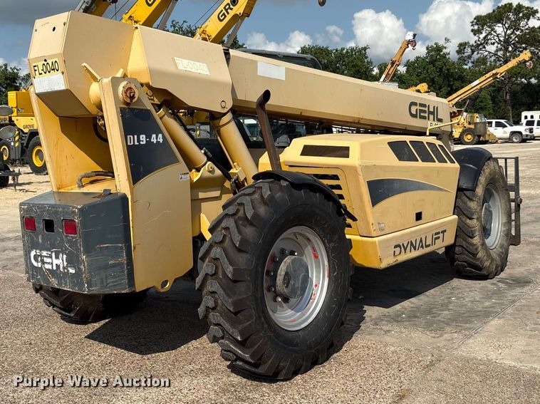image for item EA7489 2007 Gehl DL944 telehandler