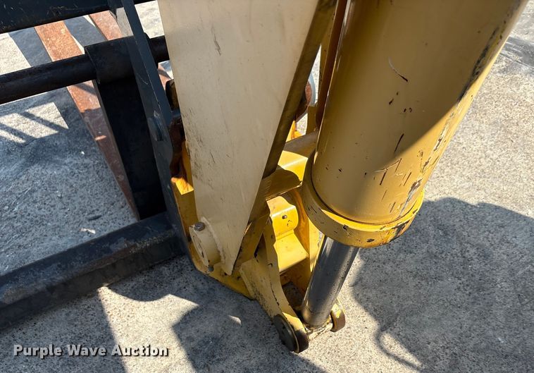 image for item EA7489 2007 Gehl DL944 telehandler