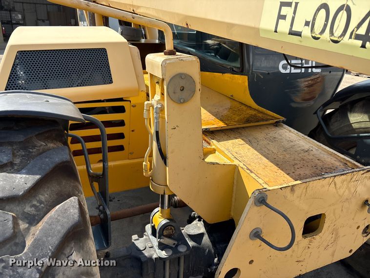 image for item EA7489 2007 Gehl DL944 telehandler