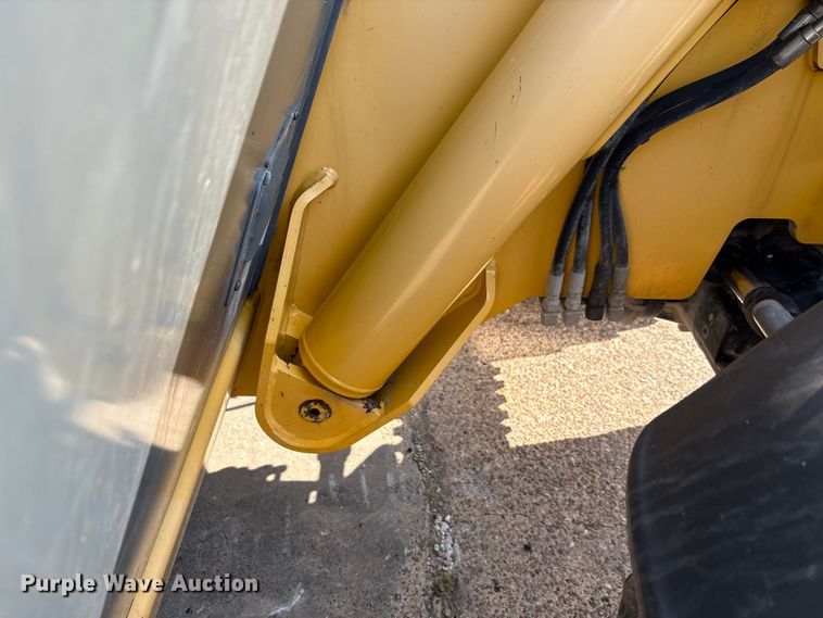 image for item EA7489 2007 Gehl DL944 telehandler