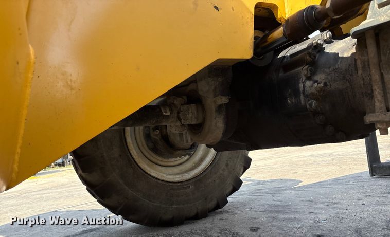 image for item EA7489 2007 Gehl DL944 telehandler