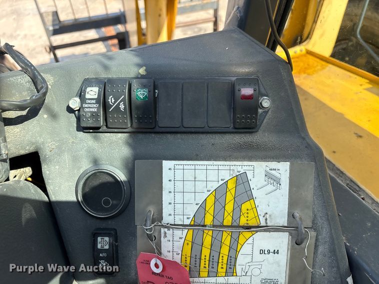 image for item EA7489 2007 Gehl DL944 telehandler