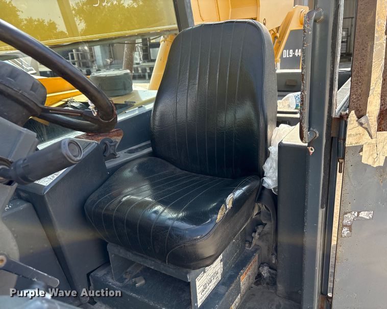 image for item EA7489 2007 Gehl DL944 telehandler