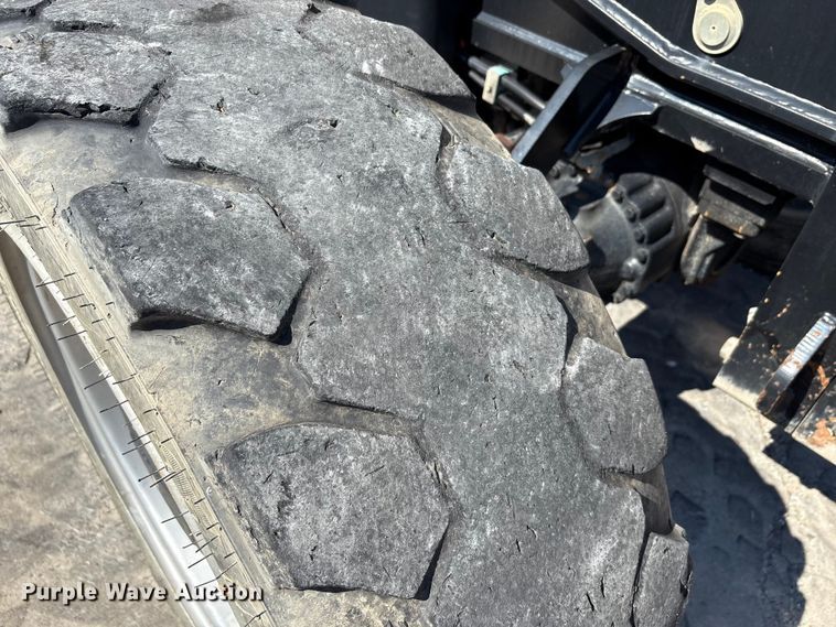 image for item EA7490 2013 JLG G9-43A telehandler