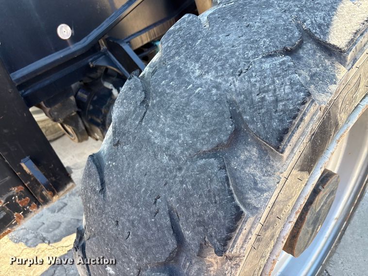 image for item EA7490 2013 JLG G9-43A telehandler