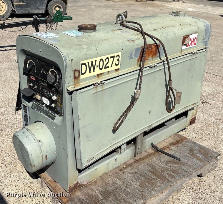 image for item EA7491 Lincoln Electric Classic 300D welder