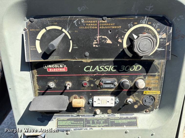 image for item EA7491 Lincoln Electric Classic 300D welder