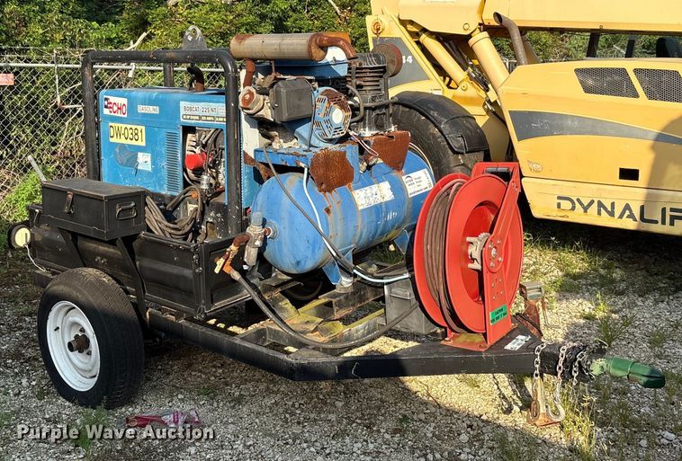 image for item EA7493 Miller Bobcat 225 NT welder