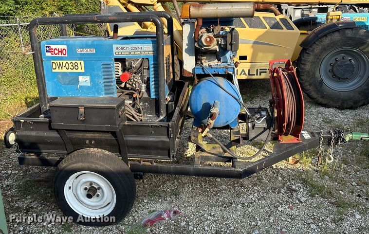 image for item EA7493 Miller Bobcat 225 NT welder