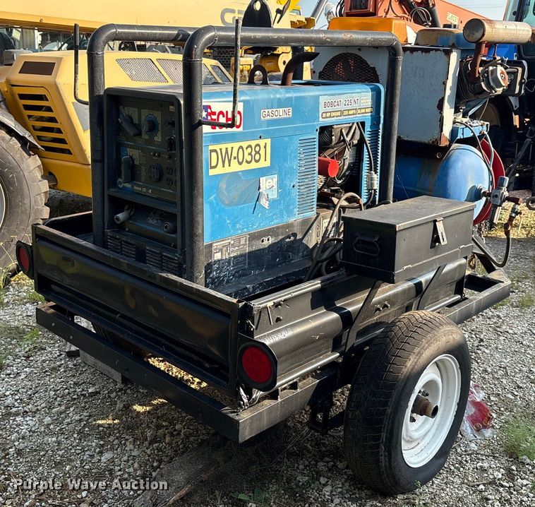 image for item EA7493 Miller Bobcat 225 NT welder