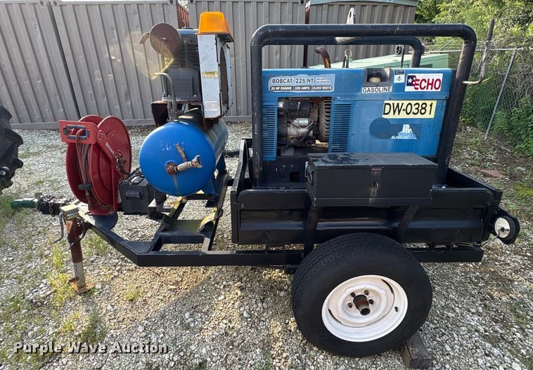 image for item EA7493 Miller Bobcat 225 NT welder