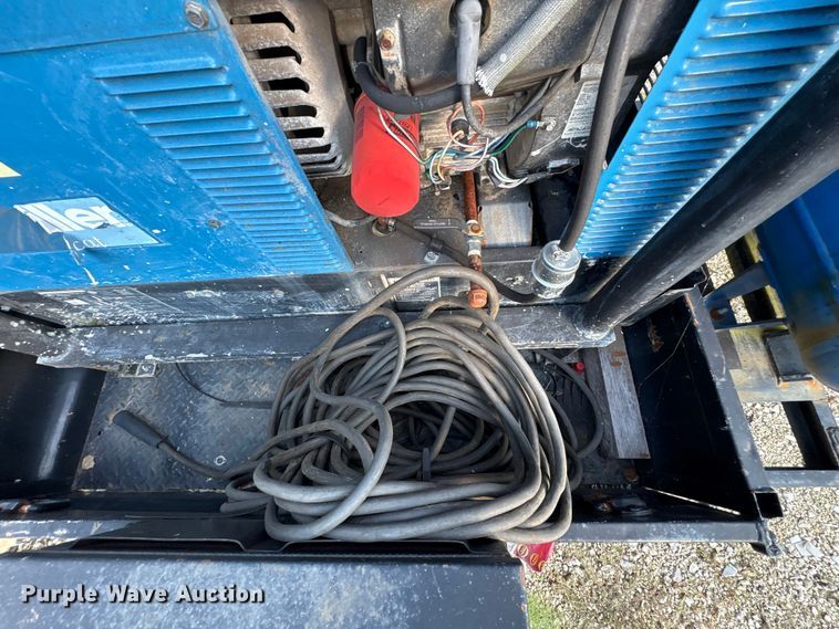 image for item EA7493 Miller Bobcat 225 NT welder