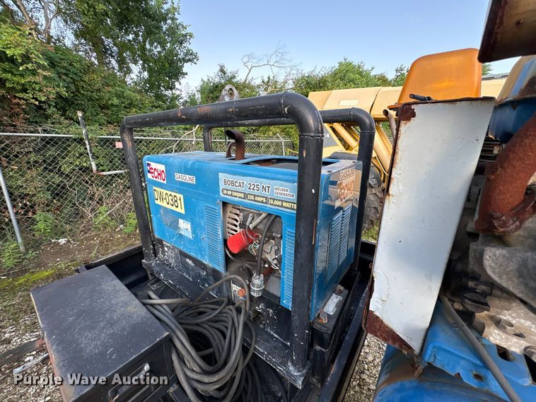 image for item EA7493 Miller Bobcat 225 NT welder