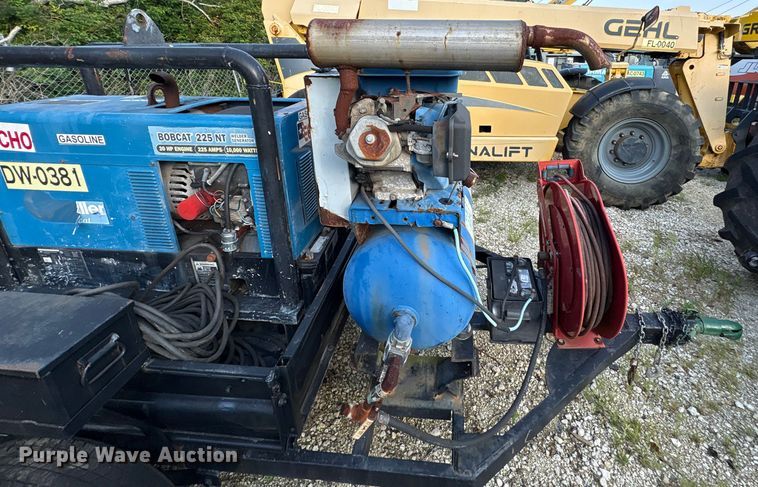 image for item EA7493 Miller Bobcat 225 NT welder