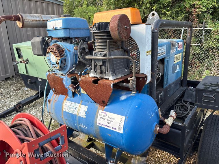 image for item EA7493 Miller Bobcat 225 NT welder