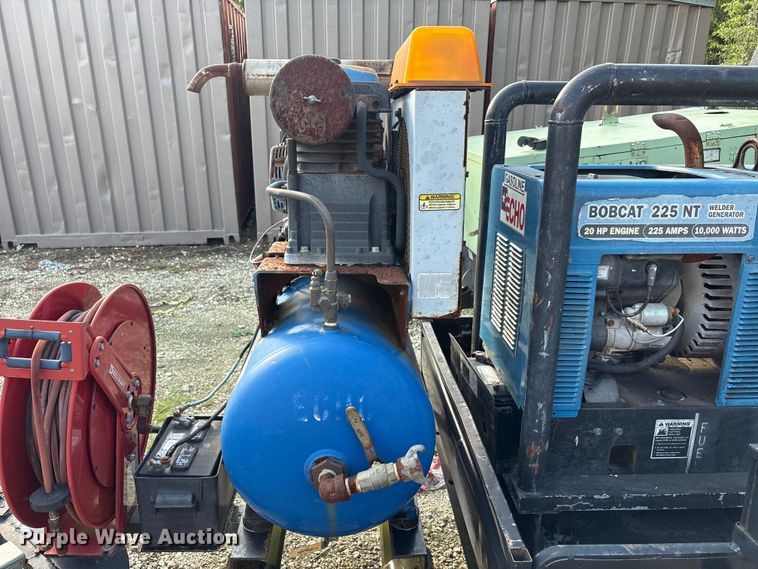 image for item EA7493 Miller Bobcat 225 NT welder