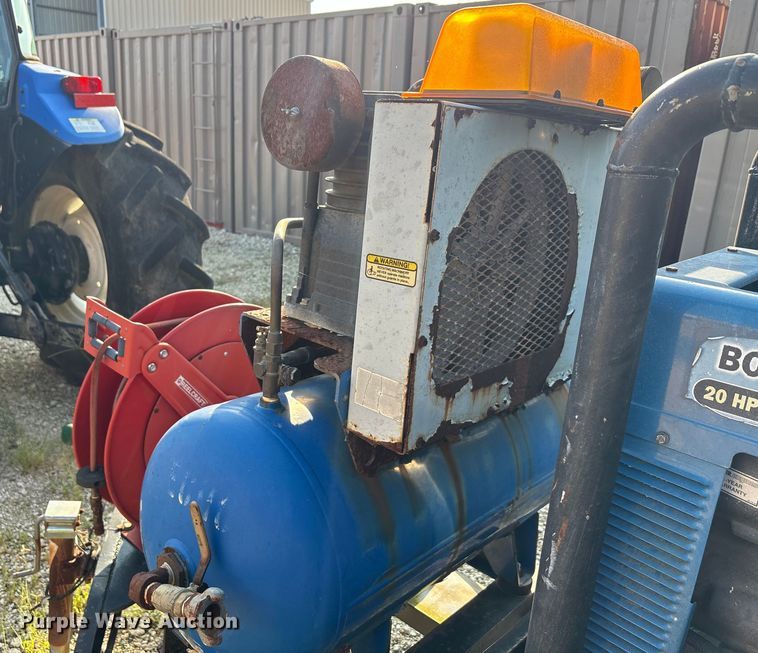 image for item EA7493 Miller Bobcat 225 NT welder