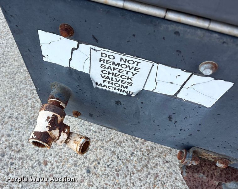 image for item EA7496 Sullair 185DPQ CA3 air compressor