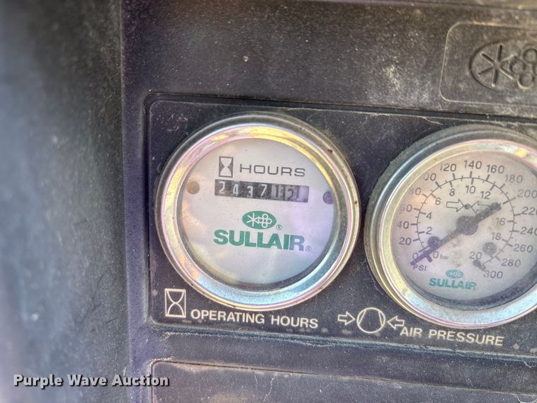 image for item EA7497 Sullair 185DPQ JD2 air compressor