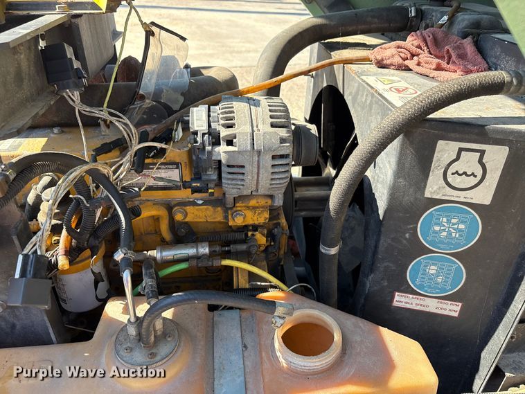 image for item EA7497 Sullair 185DPQ JD2 air compressor