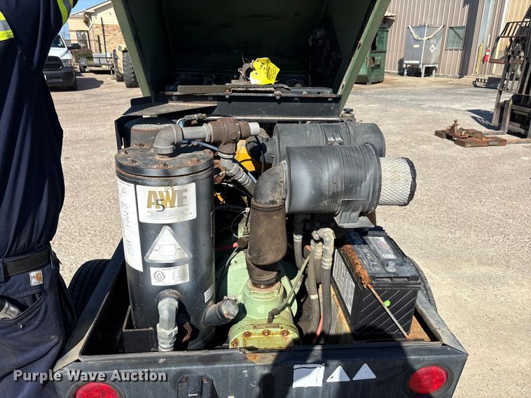 image for item EA7497 Sullair 185DPQ JD2 air compressor